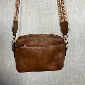 Bostanten Crossbody bag Tan with Gold Accents